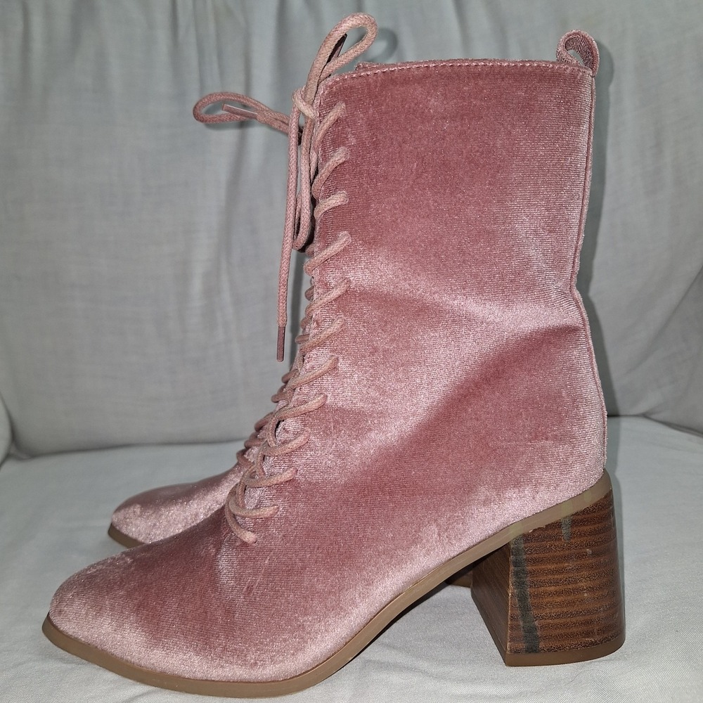 Crown & Ivy Sanna BLUSH PINK Velvet Lace Up Grandmacore Boots 6.5M Victorian - Picture 4 of 12